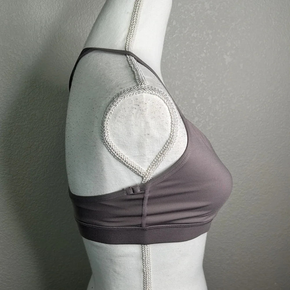 Gray Cropped Athletic Sports Bra Size Medium‎
